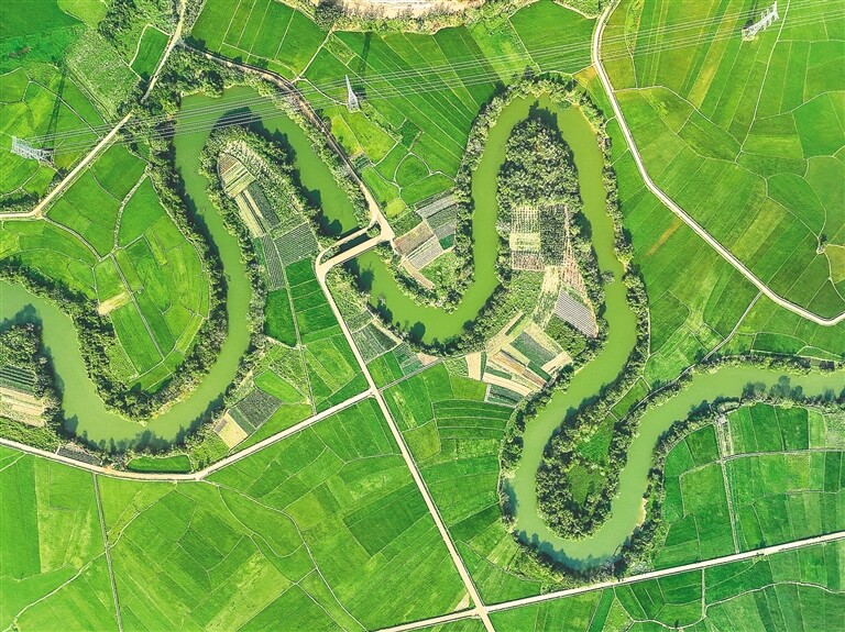 강이 36번 굽는 곳: 하이커우의 숨겨진 습지 천국을 여행하는 가이드